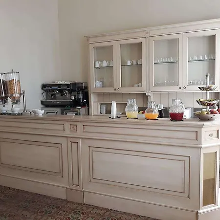 Alexander House Катания