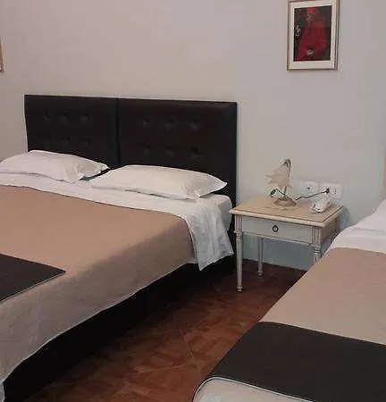 Alexander House Aeroporto di Catania Fontana Rossa
